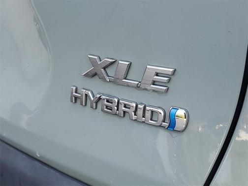 2019 Toyota RAV4 Hybrid XLE