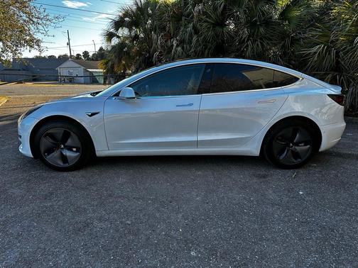 2020 Tesla Model 3 Standard Range Plus
