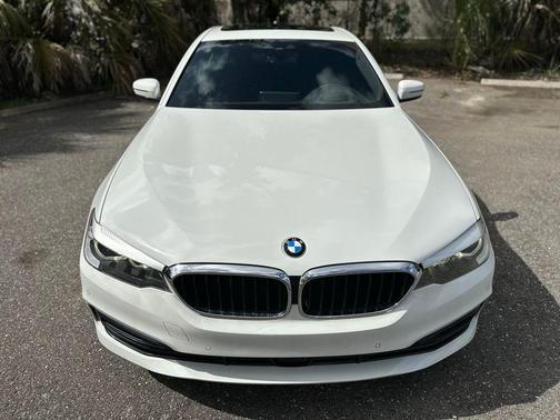 Alpine White 2018 BMW 530 i