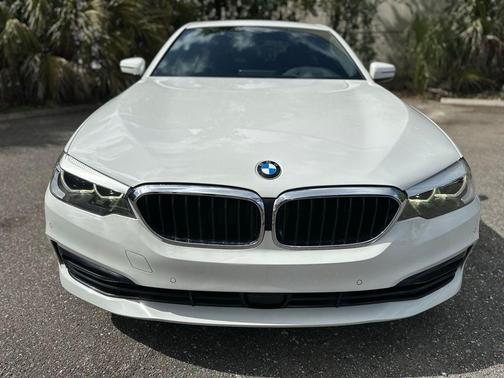 Alpine White 2018 BMW 530 i