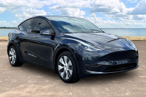 Gray 2024 Tesla Model Y Long Range