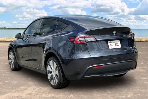 Gray 2024 Tesla Model Y Long Range