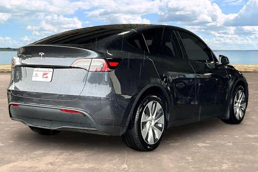 Gray 2024 Tesla Model Y Long Range