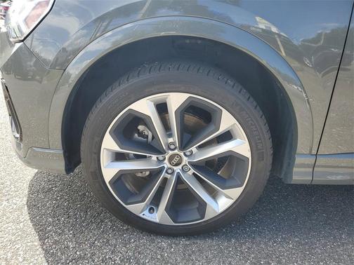 2022 Audi Q3 45 S line Premium
