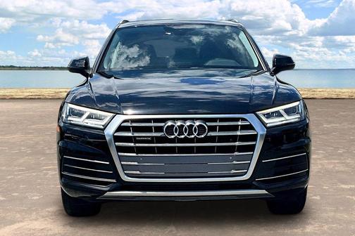 Mythos Black Metallic 2020 Audi Q5 40 Premium Plus