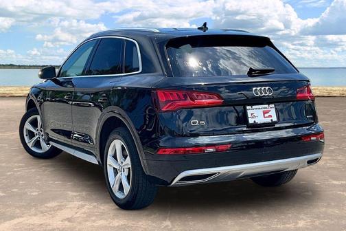 Mythos Black Metallic 2020 Audi Q5 40 Premium Plus