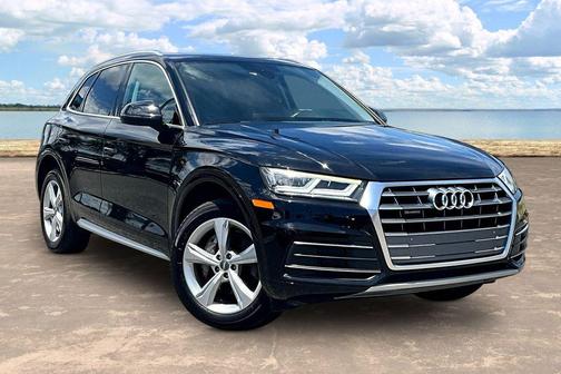Mythos Black Metallic 2020 Audi Q5 40 Premium Plus
