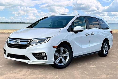 White Diamond Pearl 2019 Honda Odyssey EX-L