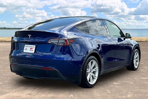 Blue 2021 Tesla Model Y Long Range