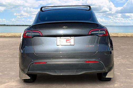 Black 2022 Tesla Model Y Performance
