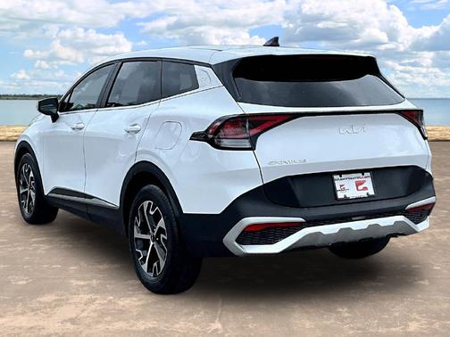 Glacial White Pearl 2024 Kia Sportage EX
