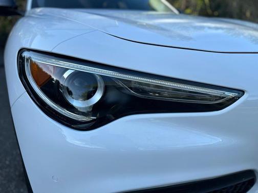 2020 Alfa Romeo Stelvio Base