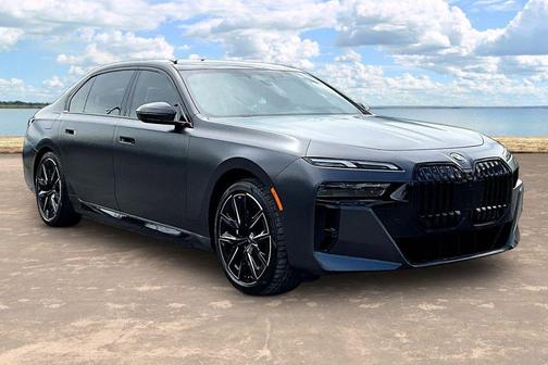 Deep Gray 2023 BMW i7 xDrive60