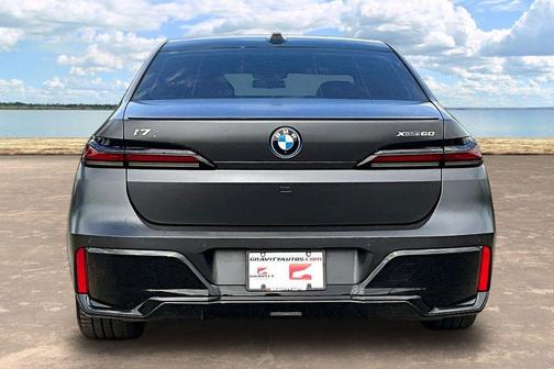 Deep Gray 2023 BMW i7 xDrive60