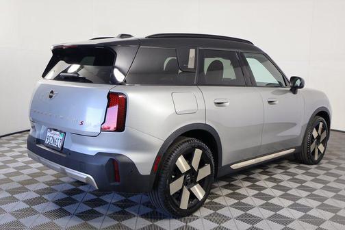 Melting Silver III Metallic 2025 MINI Countryman Cooper S ALL4
