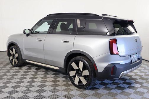 Melting Silver III Metallic 2025 MINI Countryman Cooper S ALL4
