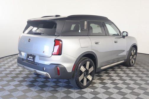 Melting Silver III Metallic 2025 MINI Countryman Cooper S ALL4