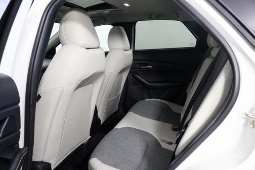 Snowflake White Pearl Mica 2026 Mazda CX-30 2.5 S