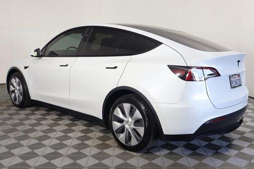 2024 Tesla Model Y Long Range Dual Motor All-Wheel Drive