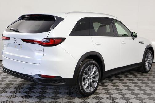 Rhodium White Premium 2026 Mazda CX-90 3.3 Turbo Preferred