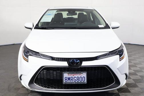 Super White 2020 Toyota Corolla XLE