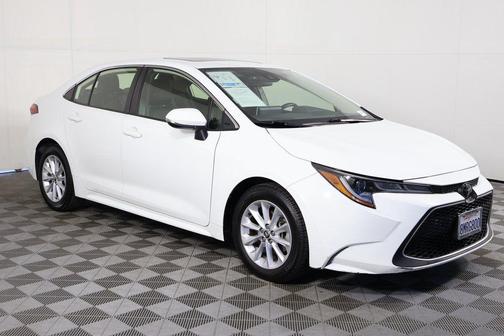 Super White 2020 Toyota Corolla XLE