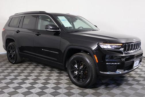 Diamond Black Crystal Pearlcoat 2023 Jeep Grand Cherokee L Limited
