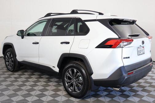 2025 Toyota RAV4 Hybrid XLE Premium