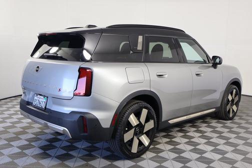 Melting Silver III Metallic 2025 MINI Countryman Cooper S ALL4