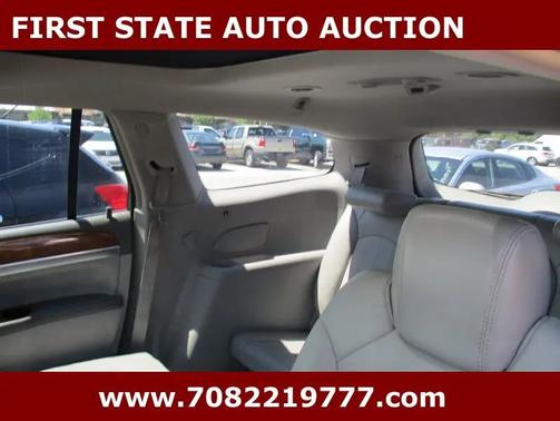 Red 2008 Buick Enclave CXL