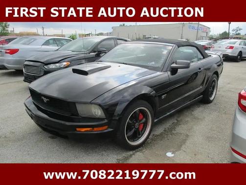 Black Clearcoat 2005 Ford Mustang Base