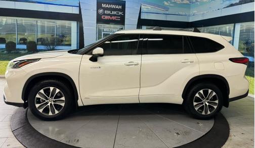 2021 Toyota Highlander Hybrid XLE