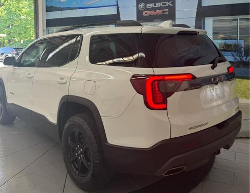 2022 GMC Acadia AT4
