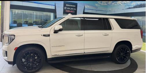 2022 GMC Yukon XL SLT