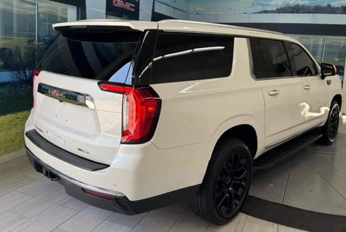 2022 GMC Yukon XL SLT