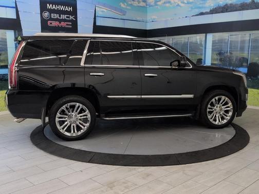 2020 Cadillac Escalade Luxury