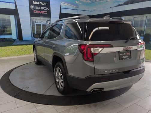 2021 GMC Acadia SLT
