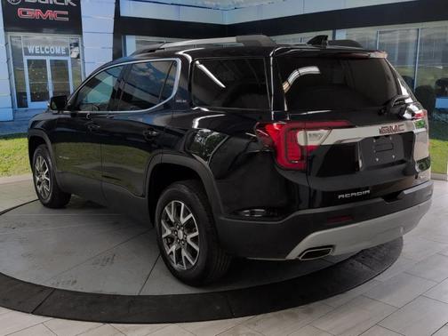 2022 GMC Acadia SLE
