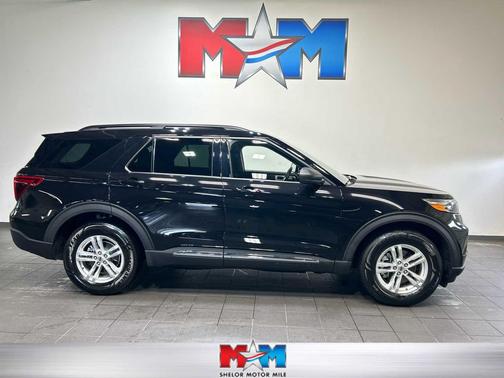 Agate Black Metallic 2022 Ford Explorer XLT