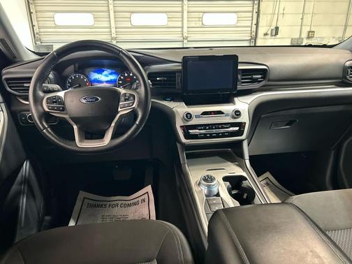 Agate Black Metallic 2022 Ford Explorer XLT