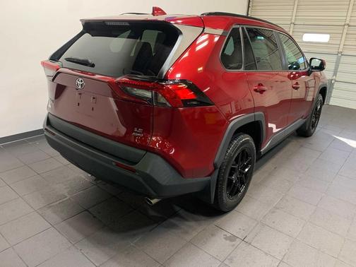 2020 Toyota RAV4 LE