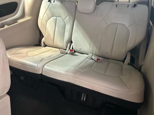Ocean Blue Metallic 2021 Chrysler Pacifica Touring L