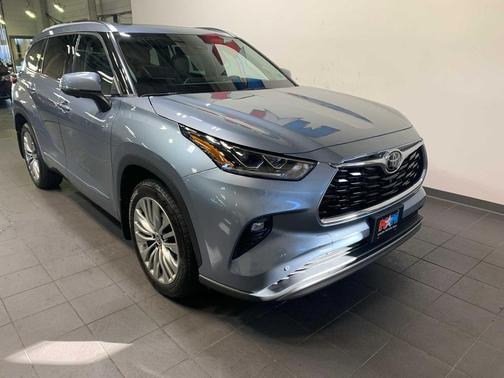 2023 Toyota Highlander Platinum