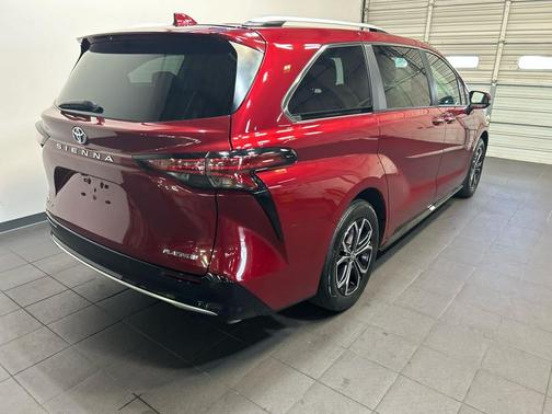 Ruby Flare Pearl 2025 Toyota Sienna Platinum