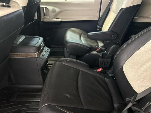 Ruby Flare Pearl 2025 Toyota Sienna Platinum