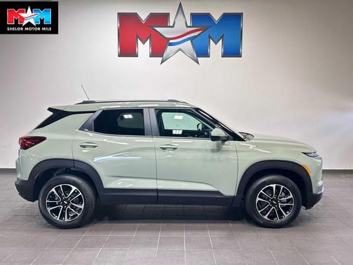 Cacti Green 2026 Chevrolet Trailblazer LT