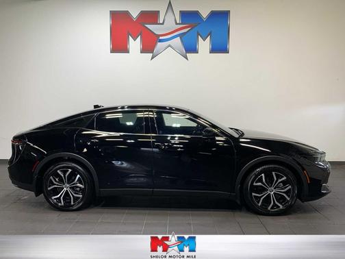 Black 2025 Toyota Crown XLE