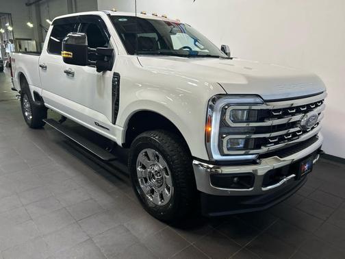 Star White Metallic Tri-Coat 2025 Ford F-350 Lariat