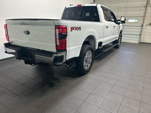 Star White Metallic Tri-Coat 2025 Ford F-350 Lariat