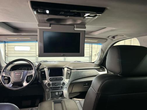 Quicksilver Metallic 2019 GMC Yukon XL SLT